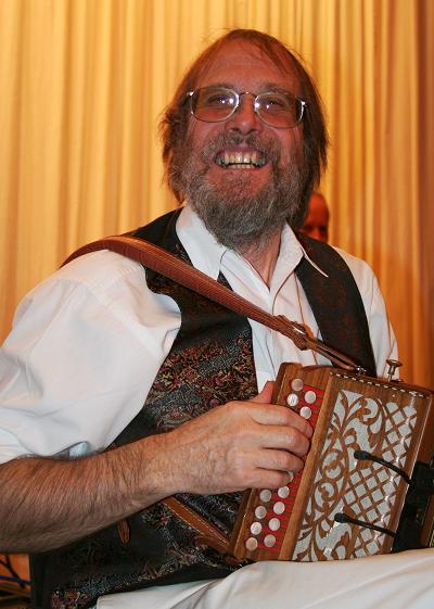 Joyce Ingledew wonderful fiddler in The Bursledon Village Band